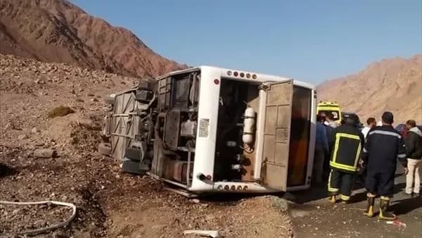 Bus crash on Dahab–Nuweiba road causes 16 deaths