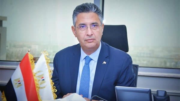 شريف فاروق يرفع حظر التنازل عن المخابز