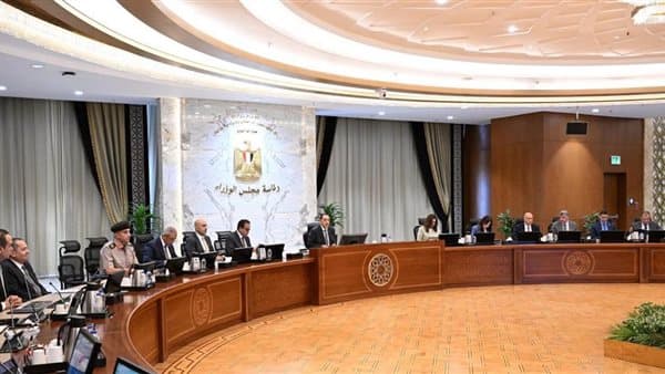 رئيس الوزراء يراجع تنفيذ مبادرة حياة كريمة