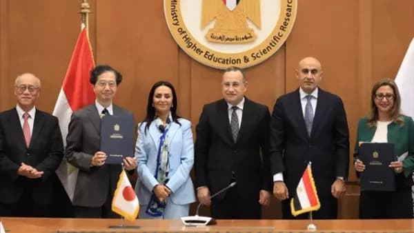 Egyptian officials sign new education accords