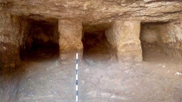 Roman tombs and camp found in Tel Al-Yehudiya