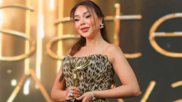 أسما إبراهيم تتوج بجائزة جديدة عن حبر سري