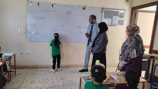 طارق حلمي يزور مدارس المنيا