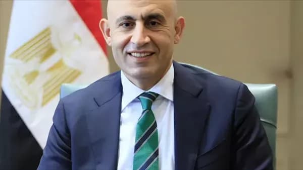 التعليم يحذر الطلاب من تصوير المدرسين