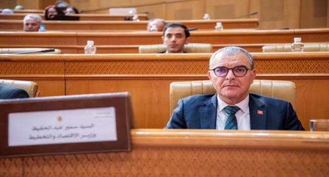 Economic Minister clarifies development plan project in the fifth region during Council of Regions and Districts meeting