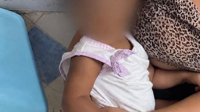 رضيعة تتجول في العوينة وكشف تفاصيل مروعة