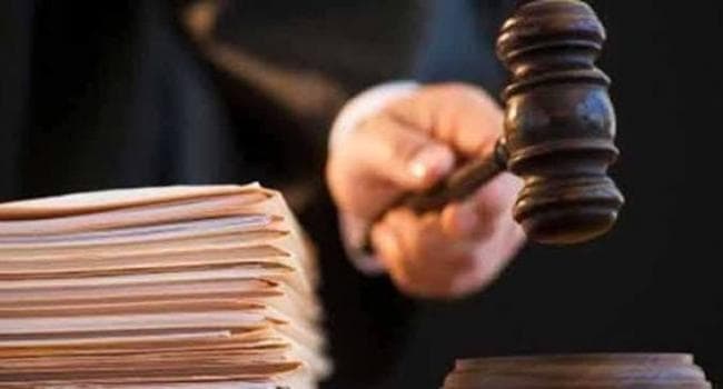شبكة مخدرات تديرها موظفة وزوجها