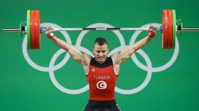 البطل التونسي كارم بن هنية يفوز بالميداليتين