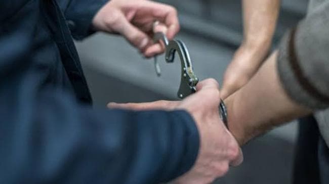 الأمن يوقف 9 أشخاص ويحول شبكة مخدرات