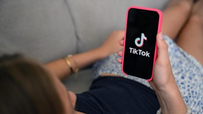 EU plans online ban for under 15s