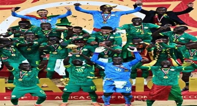 منتخب السنغال يتوج بطلاً لكأس أمم أفريقيا بناء على أمر الكأس