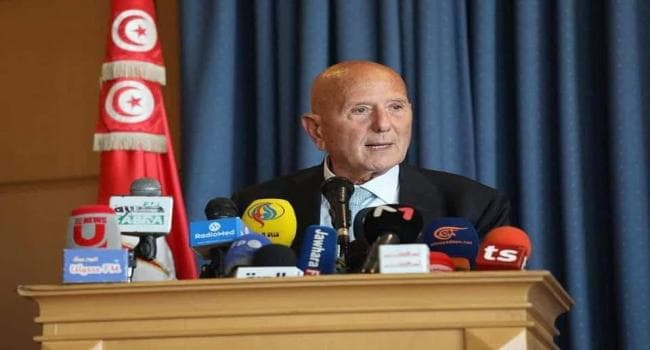 أحمد نجيب الشابي يبدأ إضراب عن الطعام
