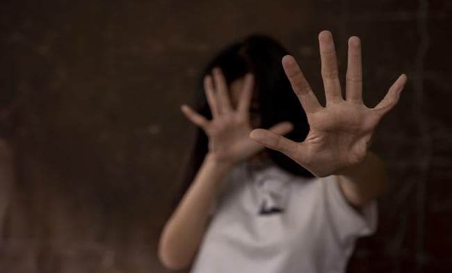 الملاسين يتأثر بجريمة قتل الطفلة