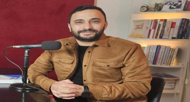 إيقاف الصحفي محمد اليوسفي أمام إذاعة اكسبريس