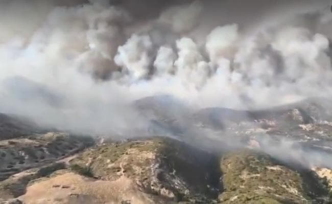 وزارة الدفاع: السيطرة على حريق قمة جبل الشحمة في زغوان بواسطة جيش الطيران