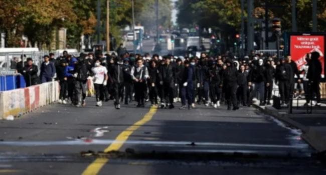 Student protests resume in France