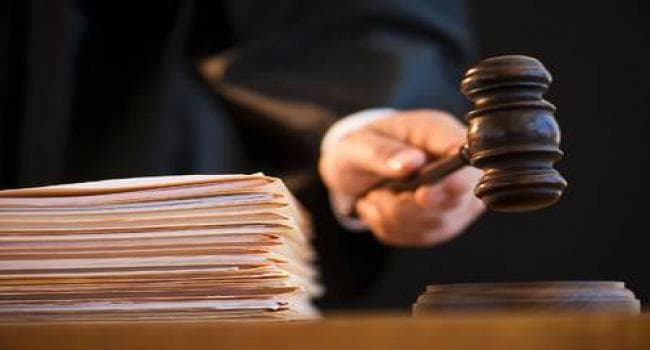 حكم ابتدائي ضد مستشار سابق بديوان العدل