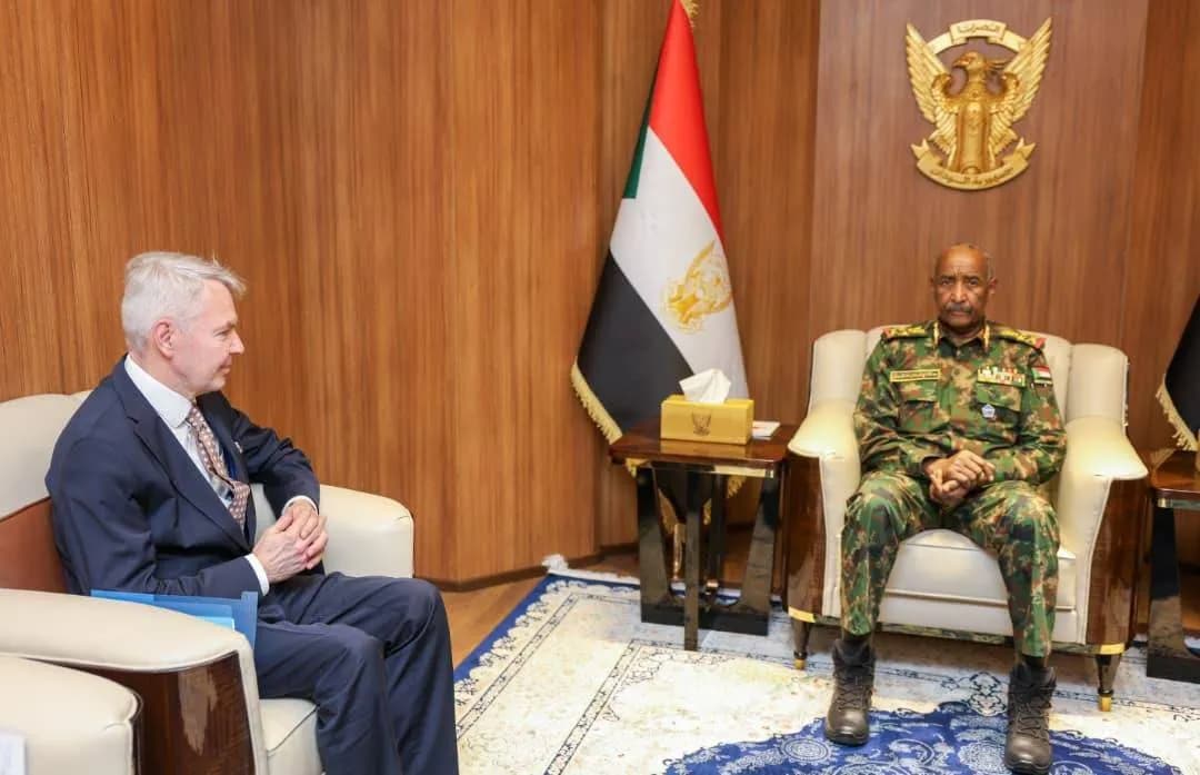 البرهان يناقش مع مبعوث الأمم المتحدة إنهاء النزاع السوداني