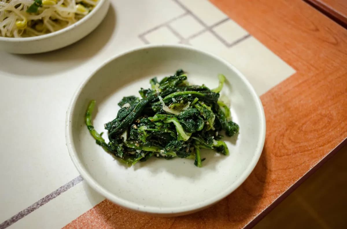 Maximize Benefits: Top 4 Spinach Ways