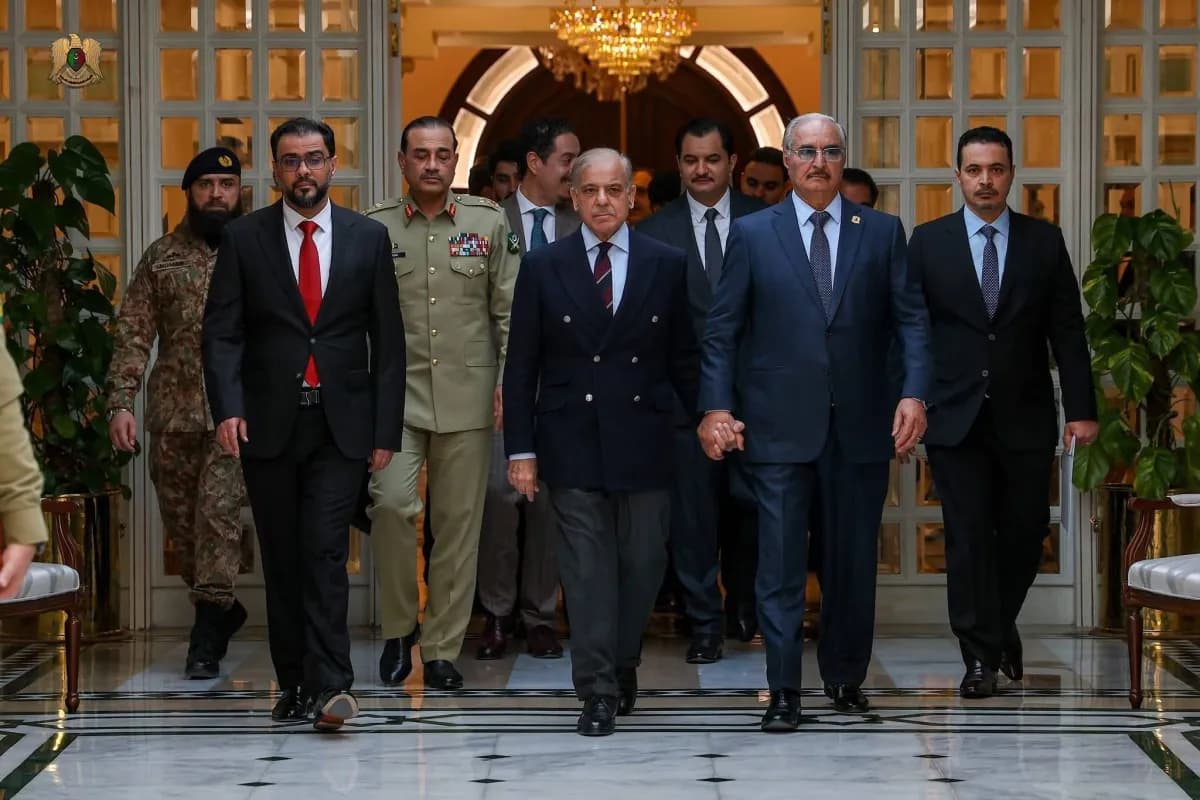 باكستان تتوسط بين شرق وغرب ليبيا بعلم أمريكا