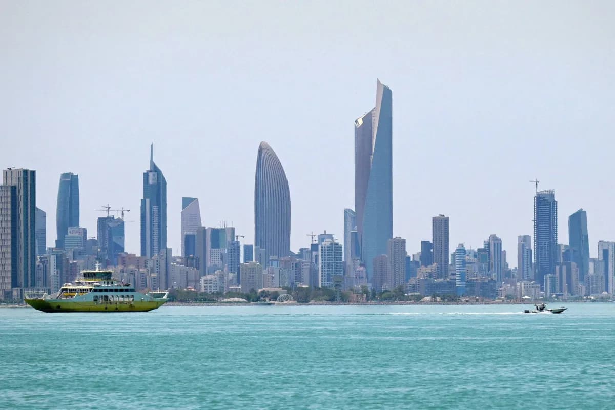 الدفاعات الكويتية تصد هجمات صاروخية وإطلاق إنذار في البحرين