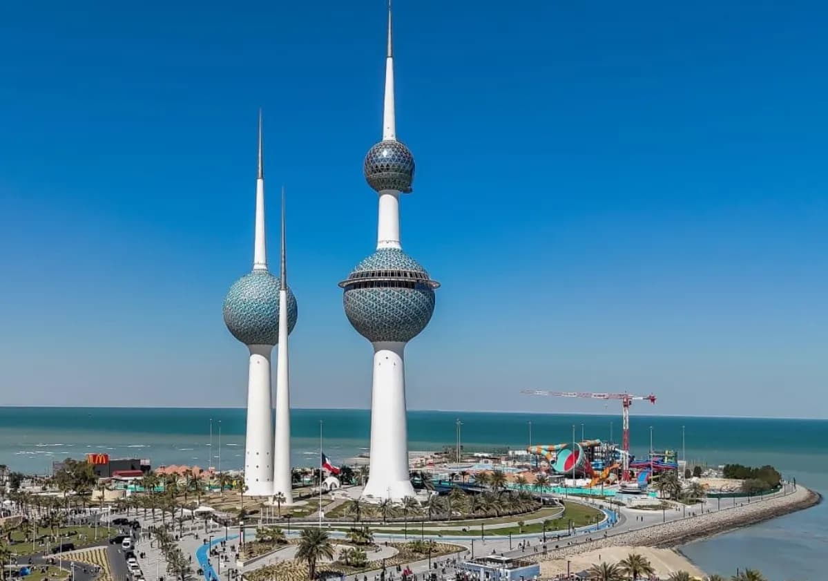 إيران تواصل هجماتها الصاروخية والمسيرة على الكويت وقطر والبحرين لليوم الثاني