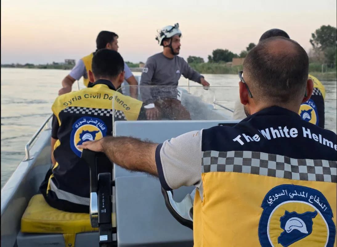 سوريا: مقتل طفلين وإنقاذ 15 شخصاً بعد غرق زورق في نهر الفرات