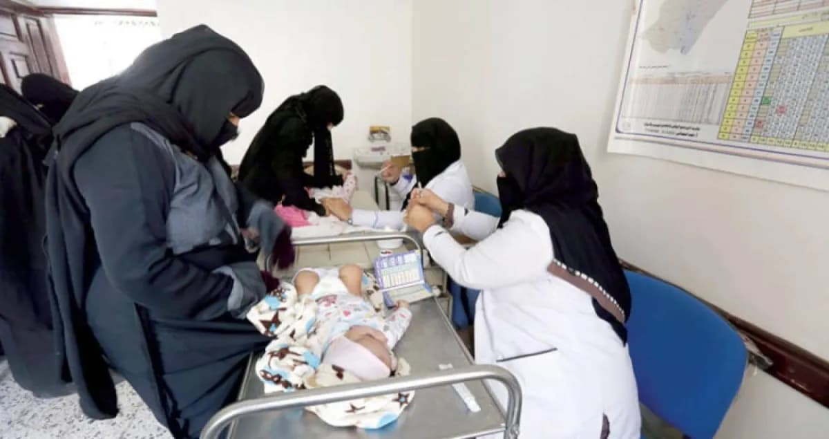 الحوثيون يعمقون انهيار القطاع الصحي باختطاف الأطباء وحرمان المرضى