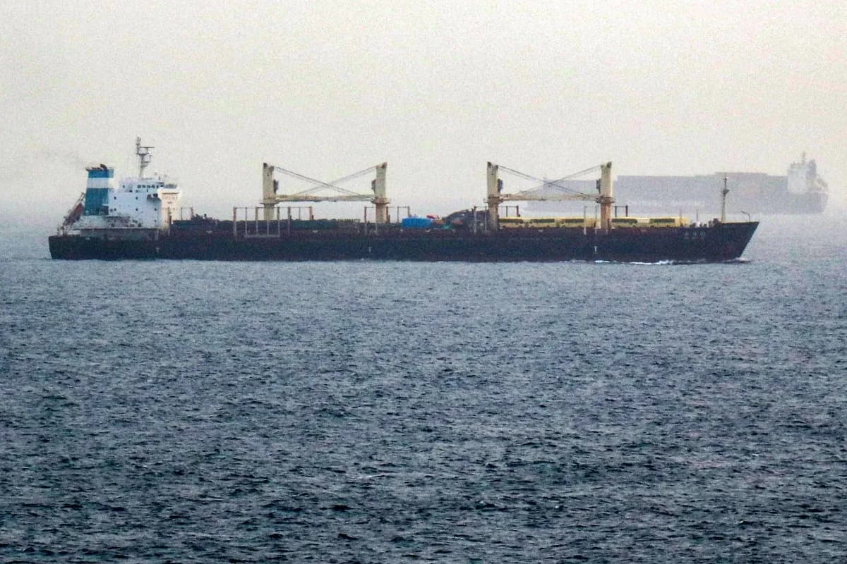 Europeans navigate Strait and Bab el-Mandeb