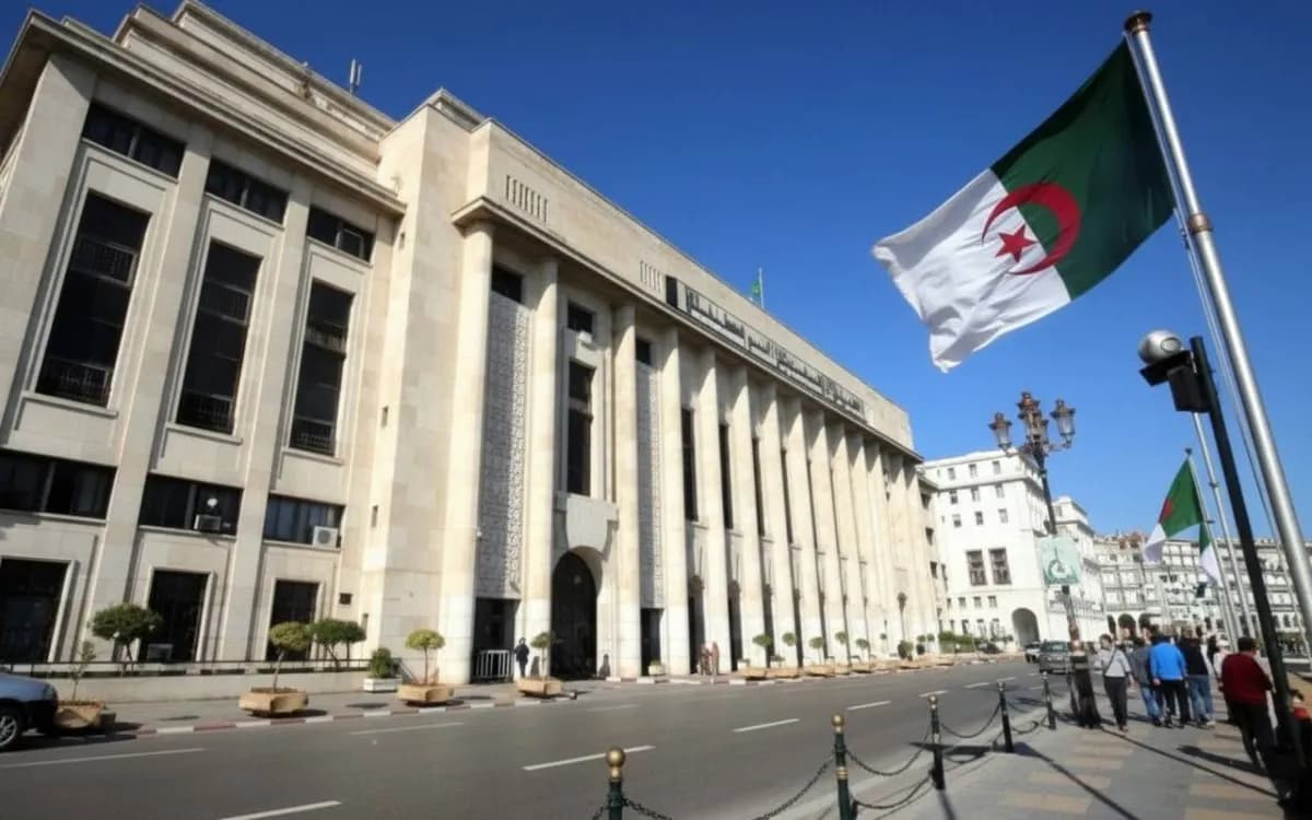 البرلمان الجزائري الجديد يبدأ عمله