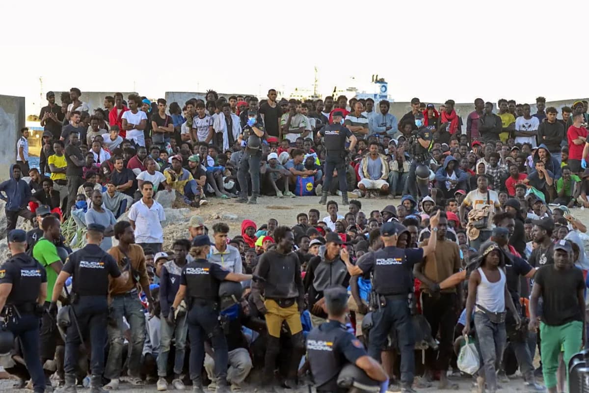 Unidentified persons revive Ceuta crossing attempt
