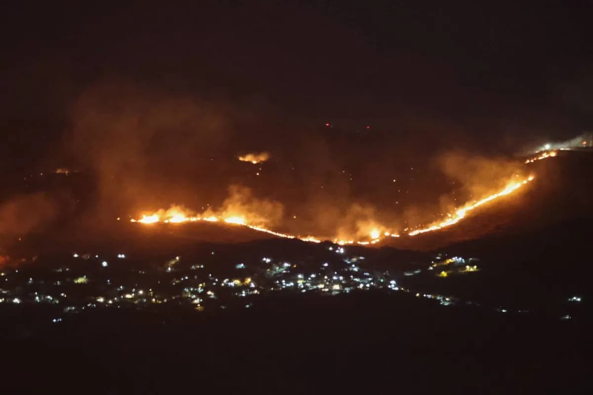 Lebanese Firefighters Accuse Israel of Starting Fires