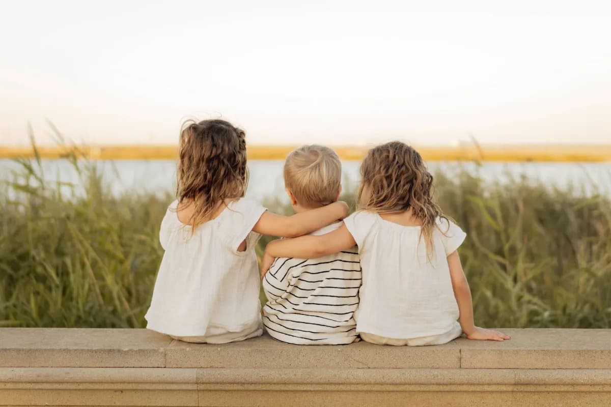Sibling dynamics and health risks