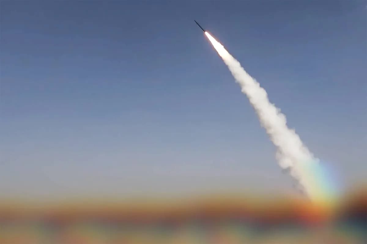 Houthis launch 5 missiles at Bab al-Mandab
