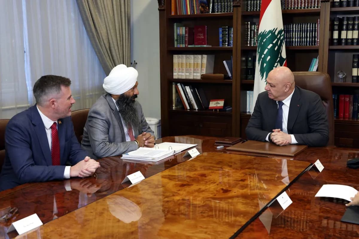 Lebanese president meets Pope in Rome