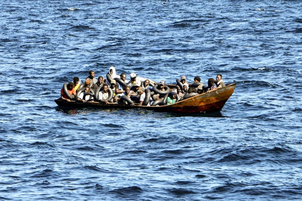 Rescue of 6 bodies after migrant boat capsizes south of Tunisia