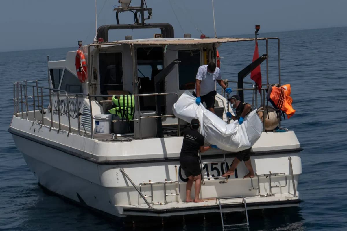 Rescue of 12 bodies from migrant boat sinking