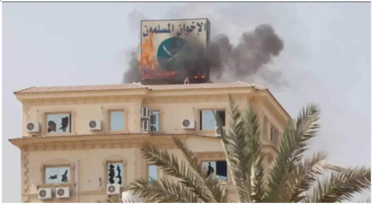 Egyptian wanted man handed over in Libya causing Brotherhood confusion