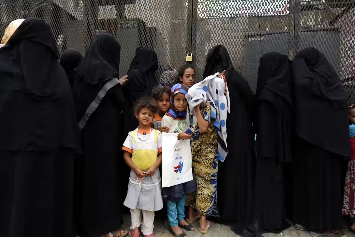 تصعيد الحوثيين يزيد عبء النساء في اليمن