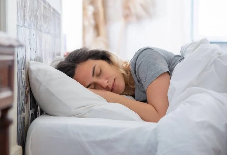 Sleeping on one side and back pain factors