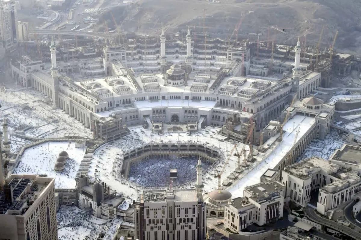 Houthi Attacks Extend to Holy Sites