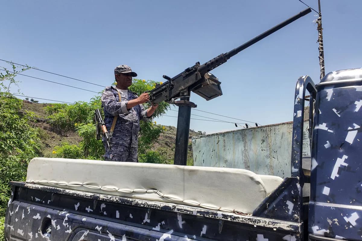 Yemeni army stops Houthi advances west of Taiz