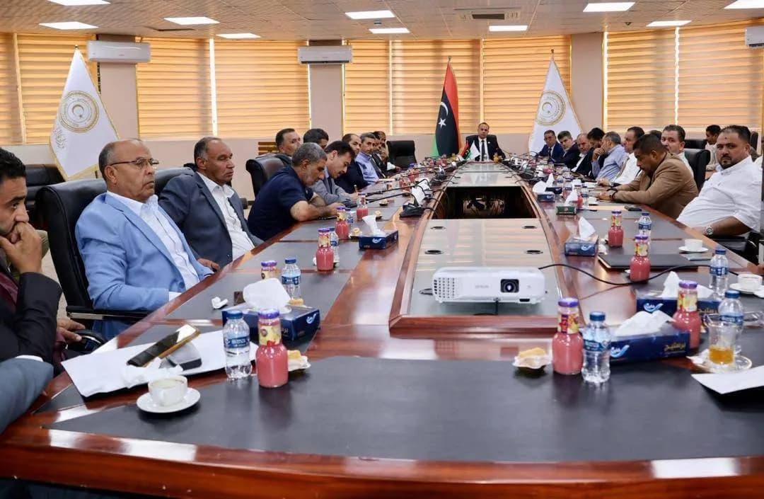 معلمو ليبيا يهددون بالإضراب