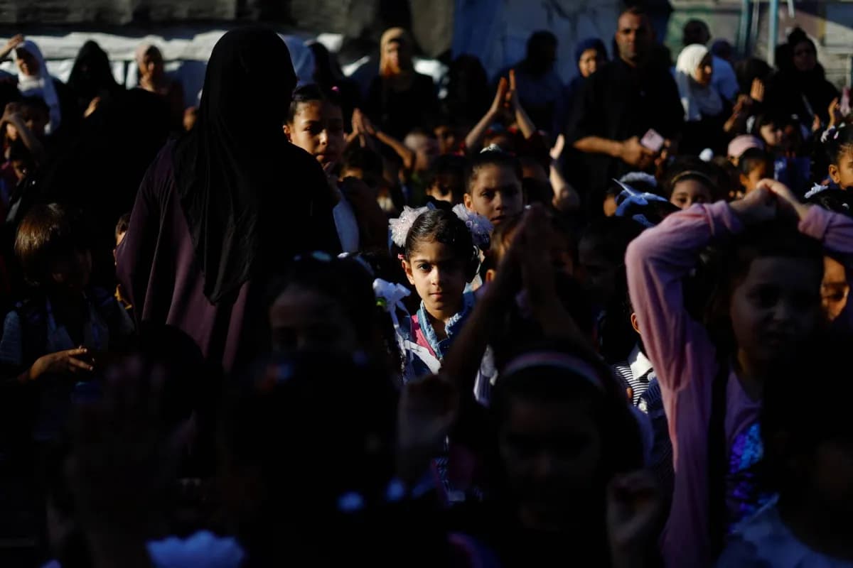أطفال غزة يعاودون الدراسة بعد غياب ثلاث سنوات