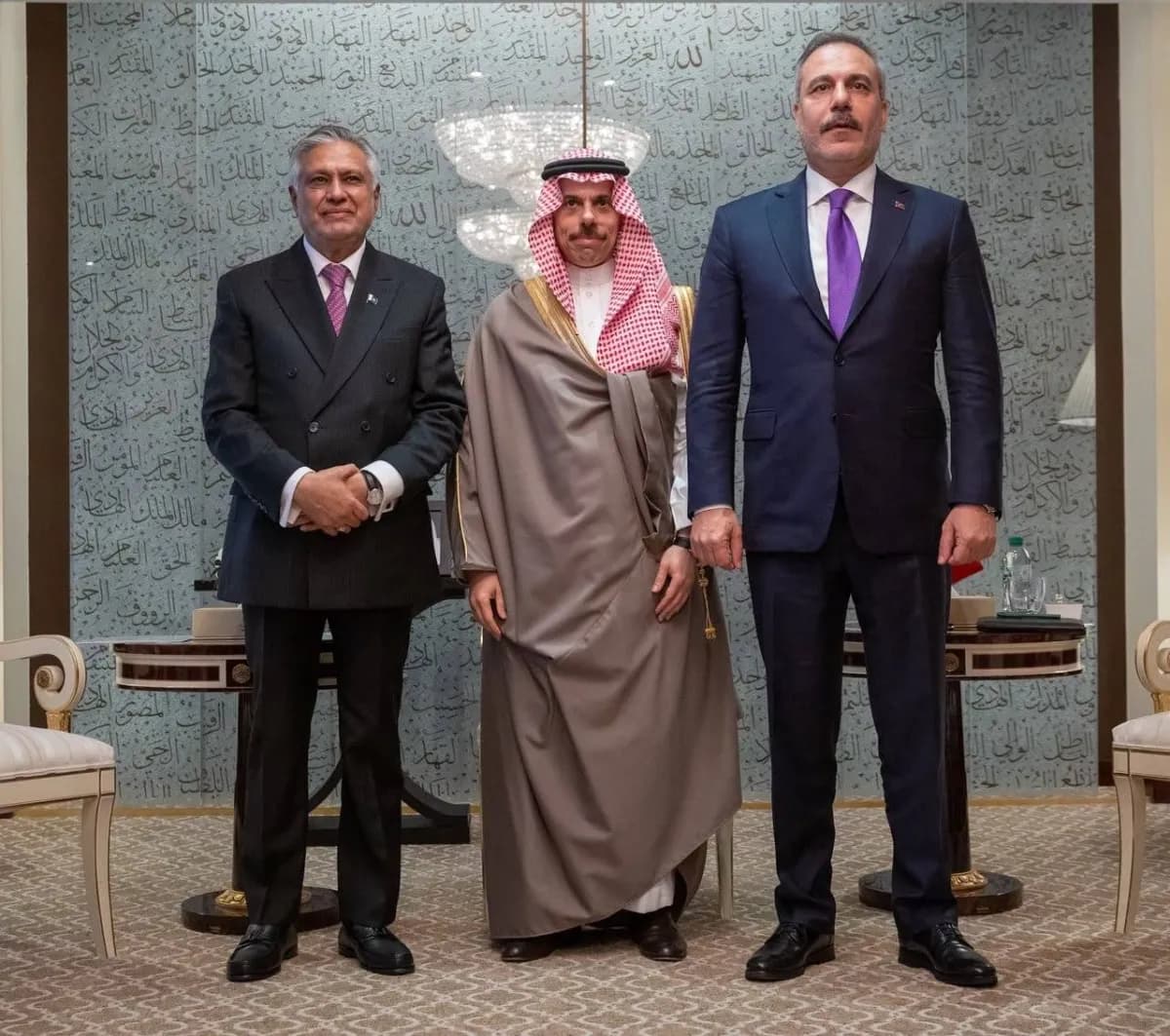 وزراء خارجية مكة يناقشون اجتماع الأركان
