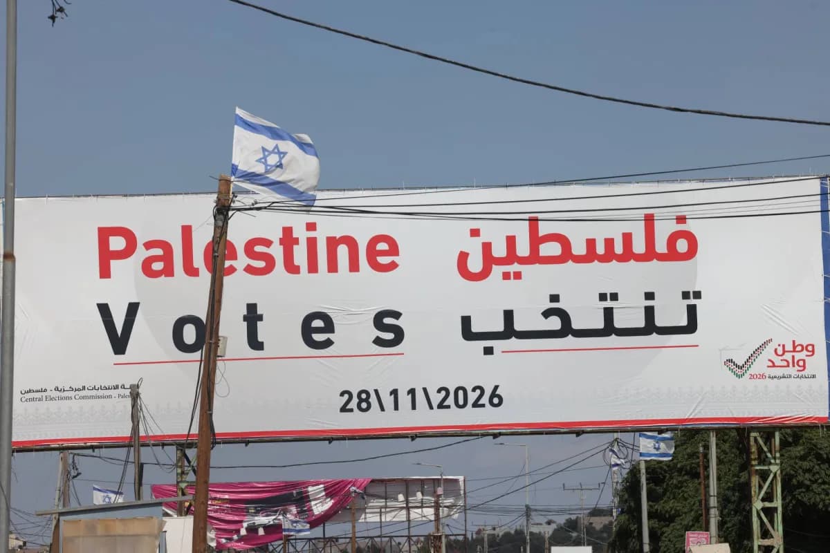 Candidates vie to register for Palestinian elections