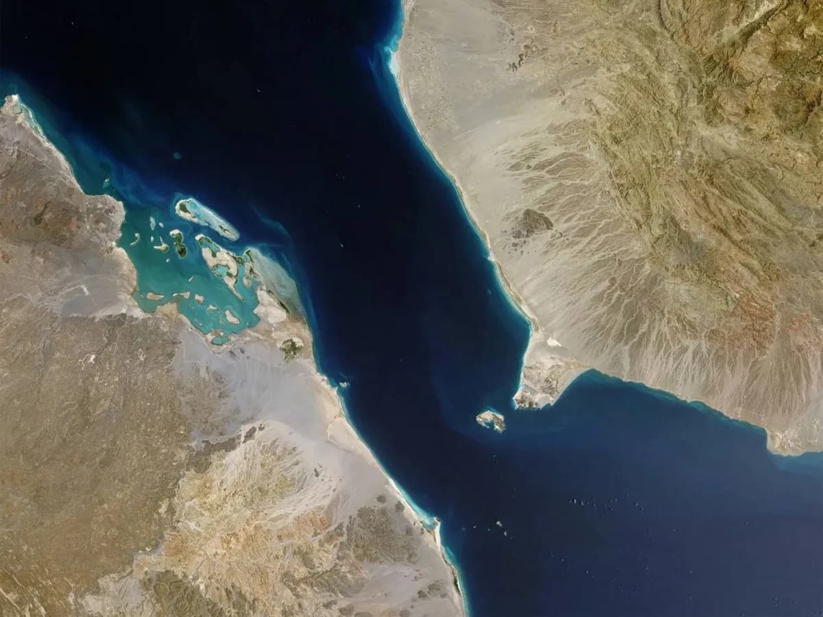 تعزيز التعاون العسكري مع الرياض