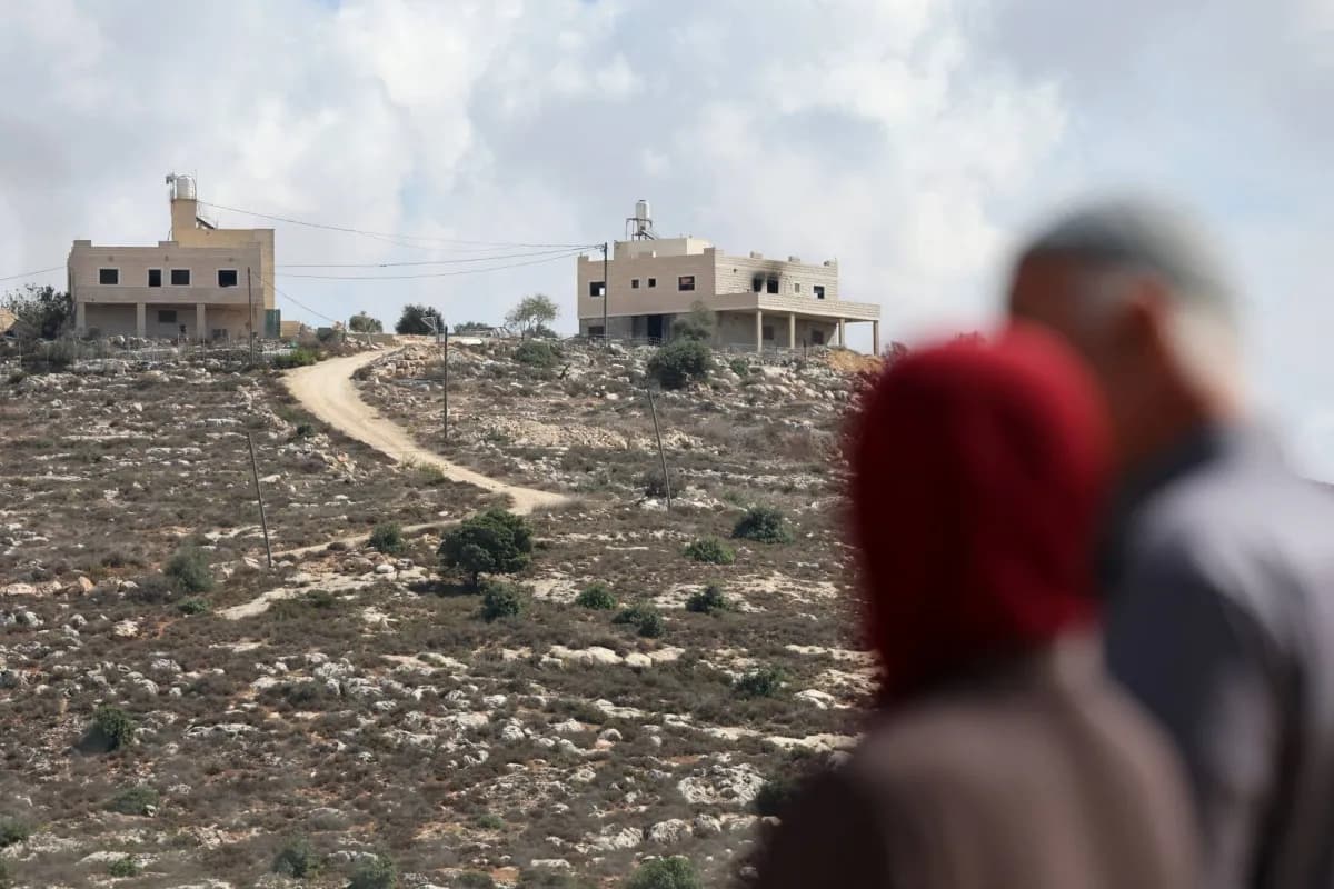 Settlers storm Al-Aqsa amid West Bank tensions