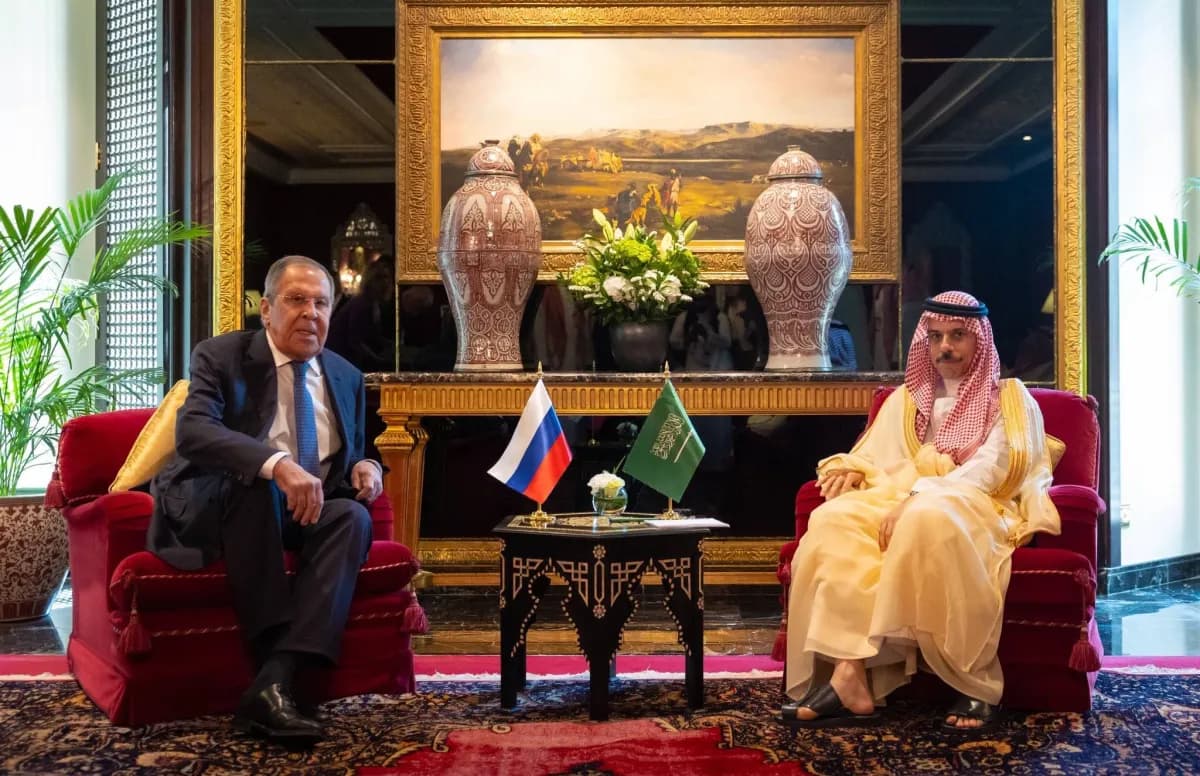 فیصل بن فرحان ولاغروف يناقشان تصعيد اليمن