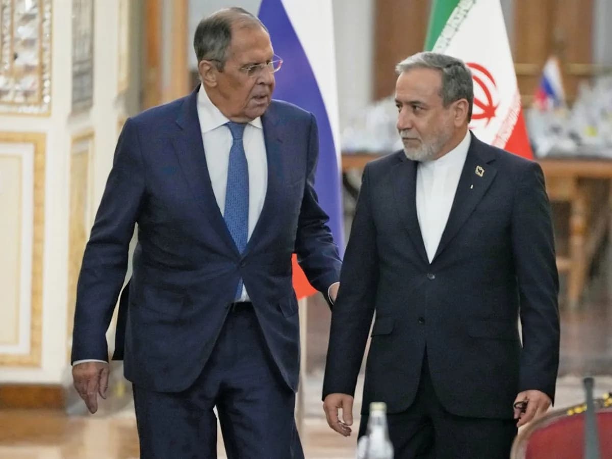 Moscow Urges Opening of Hormuz Strait